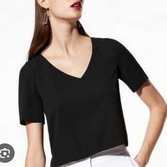 Aritzia Tops - Aritzia Black Short Sleeve Tee